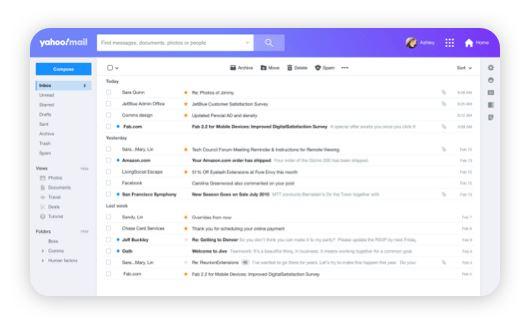 Yahoo Mail interface showing large storage capacity and unsubscribe tools